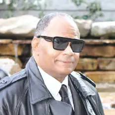 Dengarkan Phillip Walters, tonton video musik, baca bio, lihat tanggal tur & lainnya!