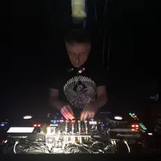 收听 Cris Grey、观看音乐视频、阅读小传、查看巡演日期等 ！