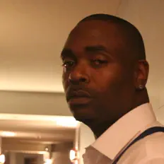 Ouça B.L., assista a videoclipes, leia a biografia, veja as datas das turnês e mais!