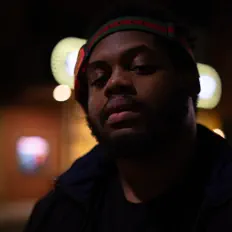 聆聽 Guccc、觀看音樂影片、閱讀小傳、查看巡演日期等！