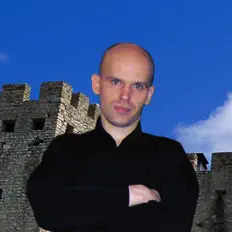 Ouve Dmitriy Sokolov, vê vídeos de música, lê a biografia, vê as datas da digressão e muito mais!