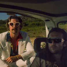 Poslechněte si interpreta Omar Jr, sledujte hudební videa, přečtěte si životopis, podívejte se na data turné a další informace.