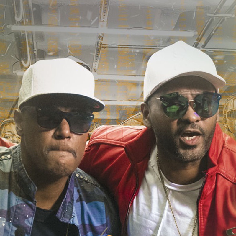 Pacificadores, Hungria Hip Hop, ÉaBest & Neguim Pacificadores - Voando Alto