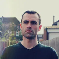 Escucha a KNIGHTSTOWN, mira videos musicales, lee su biografía, consulta las fechas de las gira y más.