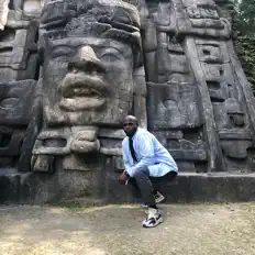 收听 8oheight、观看音乐视频、阅读小传、查看巡演日期等 ！