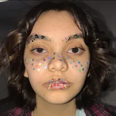 oliver lyricを聴いたり、ミュージックビデオを鑑賞したり、経歴やツアー日程などを確認したりしましょう！