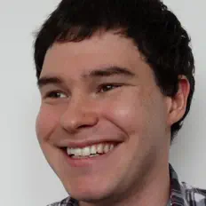 Oliver Moore dinle, müzik videolarını izle, biyografisini oku, tur tarihlerini ve daha fazlasını gör!