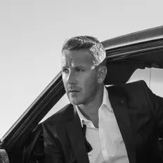 Ouça Devin Kirtz, assista a videoclipes, leia a biografia, veja as datas das turnês e mais!