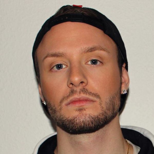 Apaztron's avatar