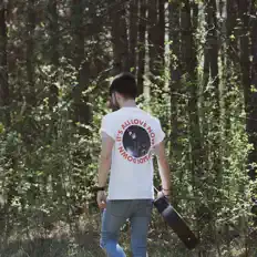 收听 Pretending Serenity、观看音乐视频、阅读小传、查看巡演日期等 ！