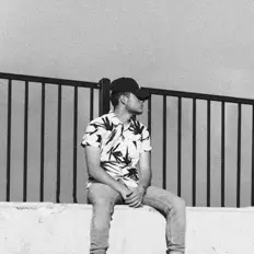 Écoutez reddstarr, regardez des vidéoclips, lisez la biographie, consultez les dates de tournée et plus encore !