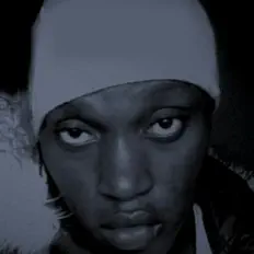 聆聽 Snowball、觀看音樂影片、閱讀小傳、查看巡演日期等！