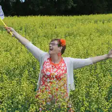 Listen to Sylvia Chave, watch music videos, read bio, see tour dates & more!