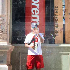 TDA Eddyを聴いたり、ミュージックビデオを鑑賞したり、経歴やツアー日程などを確認したりしましょう！