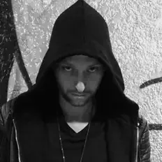 Dj Pilotを聴いたり、ミュージックビデオを鑑賞したり、経歴やツアー日程などを確認したりしましょう！