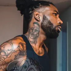 Poslechněte si interpreta Mafioso Marci, sledujte hudební videa, přečtěte si životopis, podívejte se na data turné a další informace.