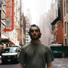 收听 Mike Vaughn、观看音乐视频、阅读小传、查看巡演日期等 ！