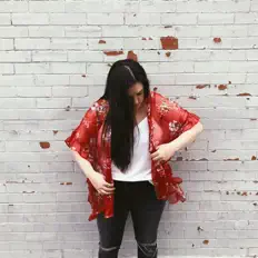 Escucha a Elizabeth Ward, mira videos musicales, lee su biografía, consulta las fechas de las gira y más.