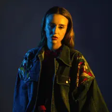 Escucha a Candice Redding, mira videos musicales, lee su biografía, consulta las fechas de las gira y más.