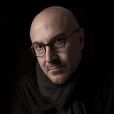 Ascolta Rain Sultanov, guarda video musicali, leggi la biografia, vedi le date del tour & altro!