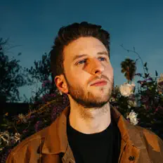 Gabe Wolf सुनें, म्यूज़िक वीडियो देखें, बायो पढ़ें, दौरे की तारीखें और बहुत कुछ देखें!