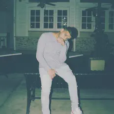 MikeMars dinle, müzik videolarını izle, biyografisini oku, tur tarihlerini ve daha fazlasını gör!