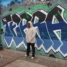 Poslechněte si interpreta DJ Terra, sledujte hudební videa, přečtěte si životopis, podívejte se na data turné a další informace.