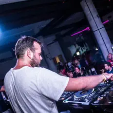 收听 Arlito、观看音乐视频、阅读小传、查看巡演日期等 ！