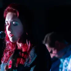 Escucha a Raine, mira vídeos musicales, lee la biografía, consulta fechas de giras y mucho más.