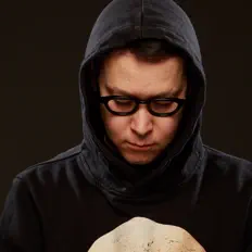 Ouve TTechmak, vê vídeos de música, lê a biografia, vê as datas da digressão e muito mais!