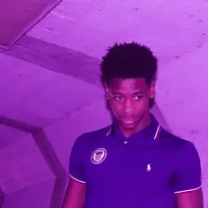 聆聽 YB Kayo、觀看音樂影片、閱讀小傳、查看巡演日期等！