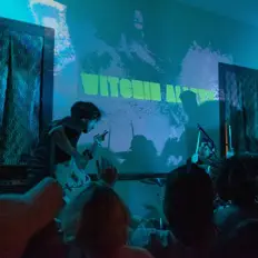 收听 Witchin Alleys、观看音乐视频、阅读小传、查看巡演日期等 ！
