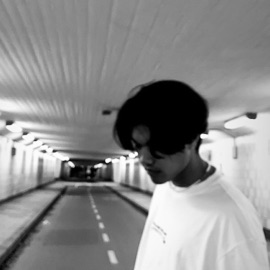 อยู่กับตัวเอง MAX-GAZINE