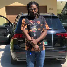 Poslechněte si interpreta Ken Baines, sledujte hudební videa, přečtěte si životopis, podívejte se na data turné a další informace.