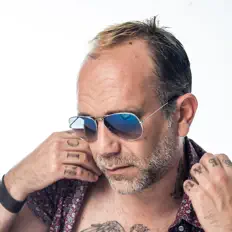 Ακούστε περιεχόμενο από Miguel Varela, παρακολουθήστε μουσικά βίντεο, διαβάστε το βιογραφικό, δείτε ημερομηνίες περιοδείας, και πολλά ακόμη!