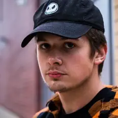 Shaun Vyseを聴いたり、ミュージックビデオを鑑賞したり、経歴やツアー日程などを確認したりしましょう！