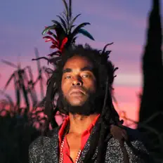 Dengarkan Black Shakespeare, tonton video musik, baca bio, lihat tanggal tur & lainnya!