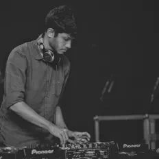 Escucha a Kendrick Gomez, mira videos musicales, lee su biografía, consulta las fechas de las gira y más.