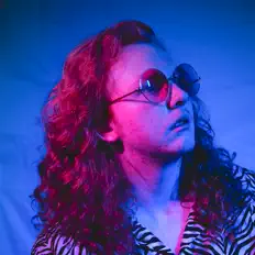 Dengarkan Stephen Douglas, tonton video musik, baca bio, lihat tanggal tur & lainnya!