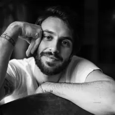 Kaan Karahan सुनें, म्यूज़िक वीडियो देखें, बायो पढ़ें, दौरे की तारीखें और बहुत कुछ देखें!