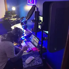 收听 Just.Jordan、观看音乐视频、阅读小传、查看巡演日期等 ！