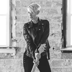 Dengarkan Betsy Ade & the Well-Known Strangers, tonton video musik, baca bio, lihat tanggal tur & lainnya!