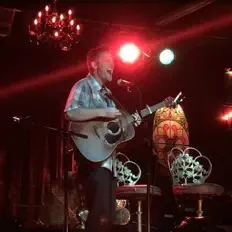 Dengarkan Guy + Guitar, tonton video musik, baca bio, lihat tanggal tur & lainnya!
