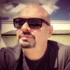 Escucha a Steve Stanger, mira vídeos musicales, lee la biografía, consulta fechas de giras y mucho más.