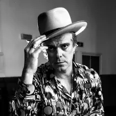 Posłuchaj wykonawcy JB Meijers, obejrzyj teledyski, przeczytaj biografię, zobacz daty tras koncertowych i nie tylko!