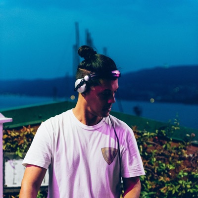 Listen to Simon Adams, watch music videos, read bio, see tour dates & more!