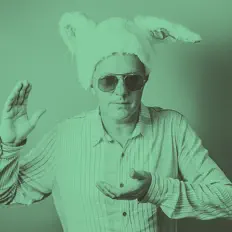 Ouça Luna Mare, assista a videoclipes, leia a biografia, veja as datas das turnês e mais!