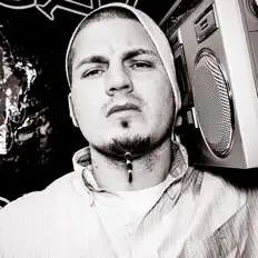 收听 M.C. Rentz、观看音乐视频、阅读小传、查看巡演日期等 ！