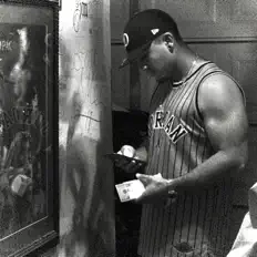 收听 Villen、观看音乐视频、阅读小传、查看巡演日期等 ！