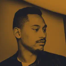 Enoque सुनें, म्यूज़िक वीडियो देखें, बायो पढ़ें, दौरे की तारीखें और बहुत कुछ देखें!